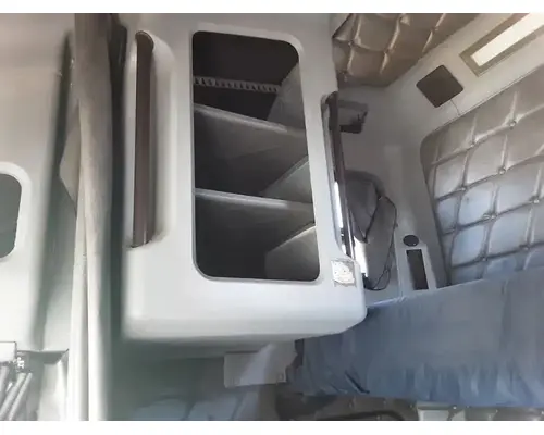 FREIGHTLINER FLD132 XL CLASSIC Cab Assembly