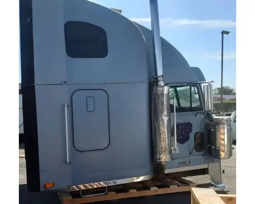 FREIGHTLINER FLD132 XL CLASSIC Cab Assembly