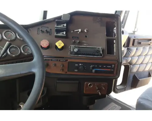 FREIGHTLINER FLD132 XL CLASSIC Cab Assembly