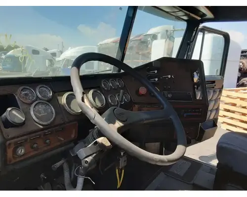 FREIGHTLINER FLD132 XL CLASSIC Cab Assembly