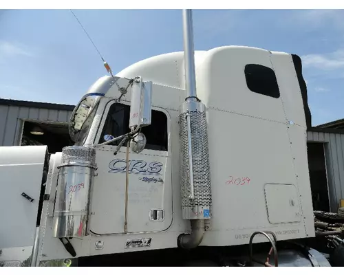 FREIGHTLINER FLD132 XL CLASSIC Cab