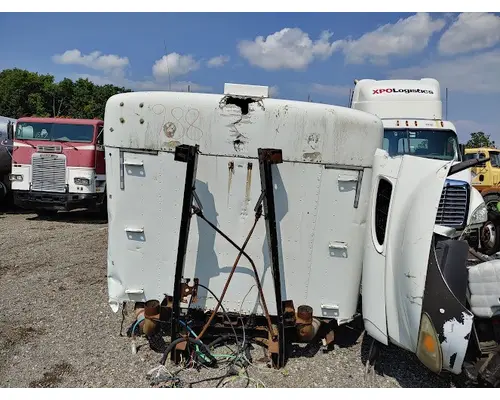 FREIGHTLINER FLD132 XL CLASSIC Complete Vehicle