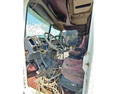 FREIGHTLINER FLD132 XL CLASSIC Complete Vehicle