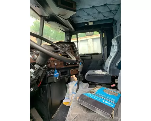 FREIGHTLINER FLD132 XL CLASSIC Complete Vehicle