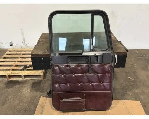 FREIGHTLINER FLD132 XL CLASSIC Door Assembly
