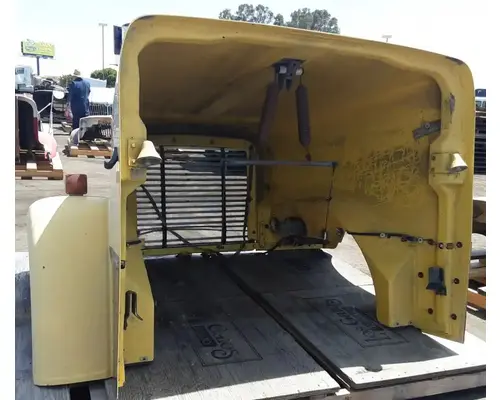 FREIGHTLINER FLD132 XL CLASSIC Hood