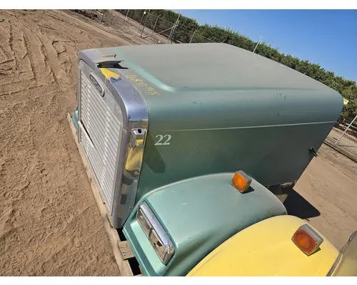 FREIGHTLINER FLD132 XL CLASSIC Hood