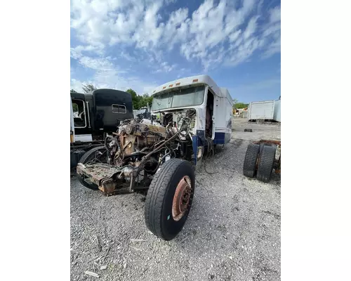 FREIGHTLINER FLD132 XL CLASSIC Parts Vehicles