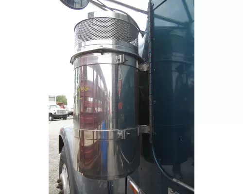 FREIGHTLINER FLD132T CLASSIC XL Air Cleaner