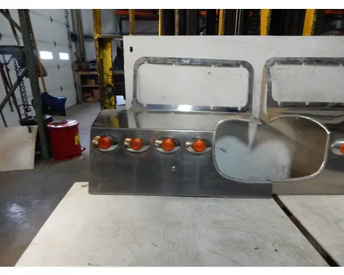 FREIGHTLINER FLD132T CLASSIC XL Body Parts, Misc.