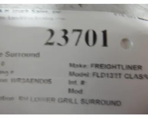 FREIGHTLINER FLD132T CLASSIC XL Grille