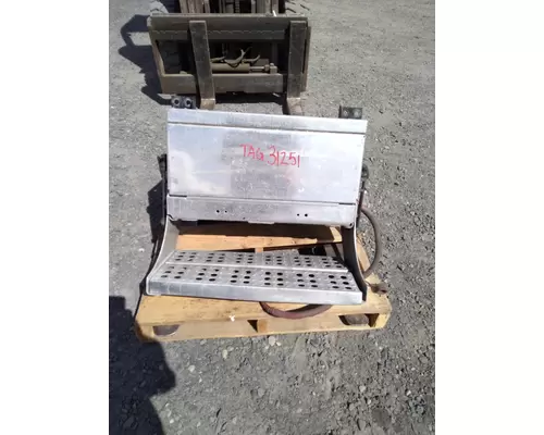 FREIGHTLINER FLD Battery BoxTray