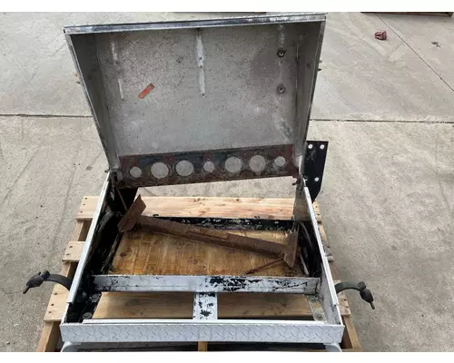 FREIGHTLINER FLD Battery Box