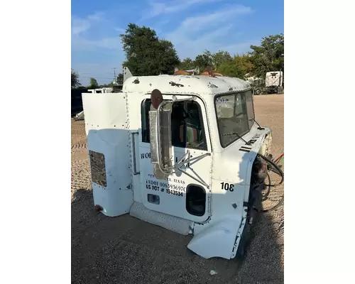 FREIGHTLINER FLD Cab Assembly