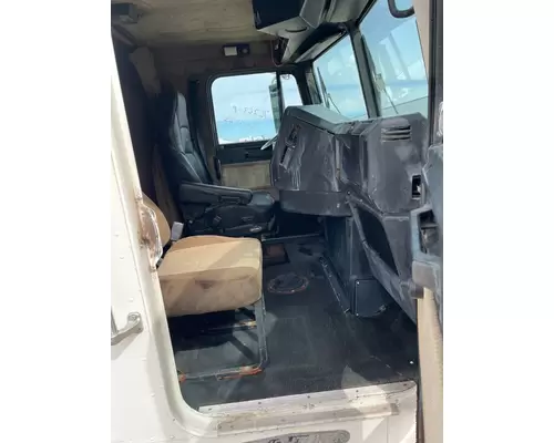 FREIGHTLINER FLD Cab