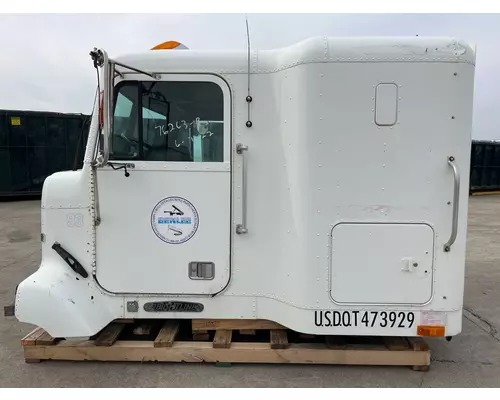 FREIGHTLINER FLD Cab