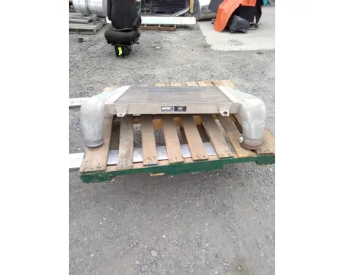FREIGHTLINER FLD Charge Air Cooler (CAC)