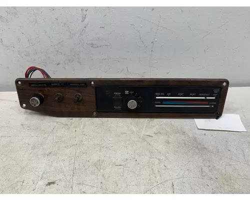 FREIGHTLINER FLD Dash  Console Switch