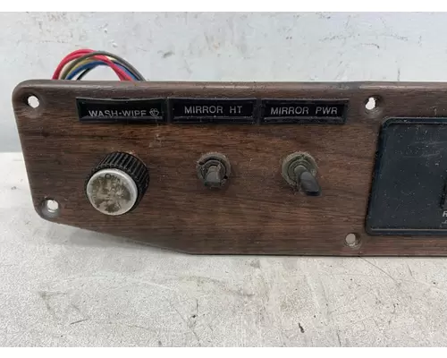 FREIGHTLINER FLD Dash  Console Switch