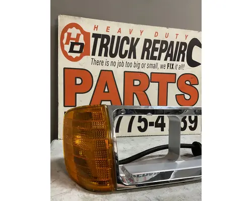 FREIGHTLINER FLD Headlamp Assembly
