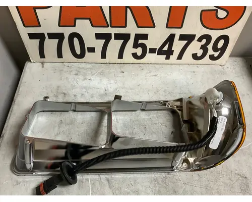 FREIGHTLINER FLD Headlamp Assembly