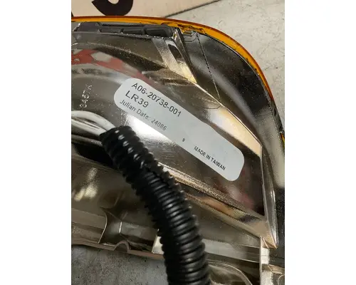FREIGHTLINER FLD Headlamp Assembly