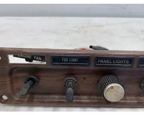 FREIGHTLINER FLD Switch Panel