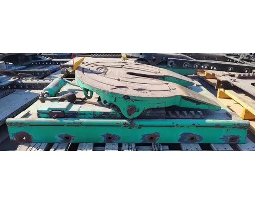 FREIGHTLINER FLT Fifth Wheel