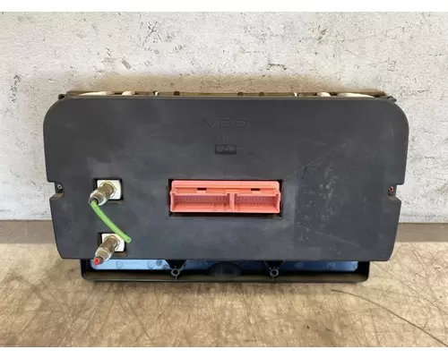 FREIGHTLINER FS65 Instrument Cluster