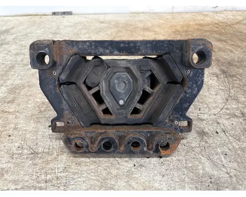 FREIGHTLINER LOR J26185 28 Engine Mounts