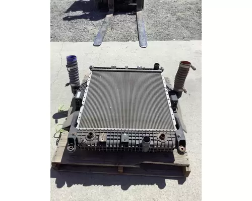 FREIGHTLINER M-2  Radiator