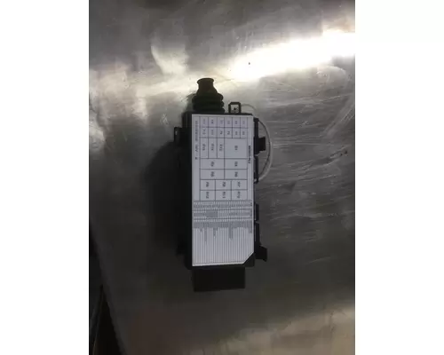 FREIGHTLINER M-2 Fuse Box