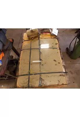 FREIGHTLINER M-2 Special Glass