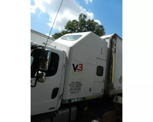 FREIGHTLINER M2  MEDIUM DUTY Sleeper