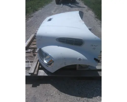 FREIGHTLINER M2 100 HOOD