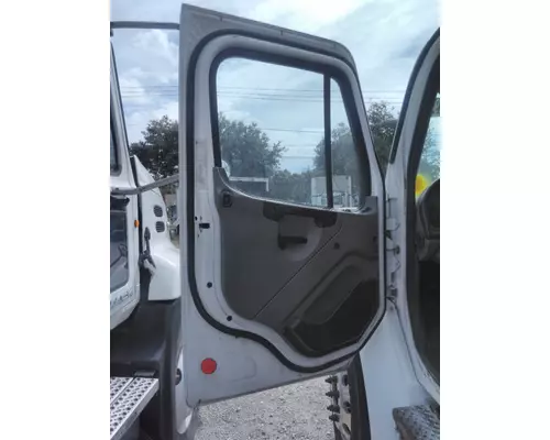 FREIGHTLINER M2 106 2002-2014 DOOR ASSEMBLY, FRONT
