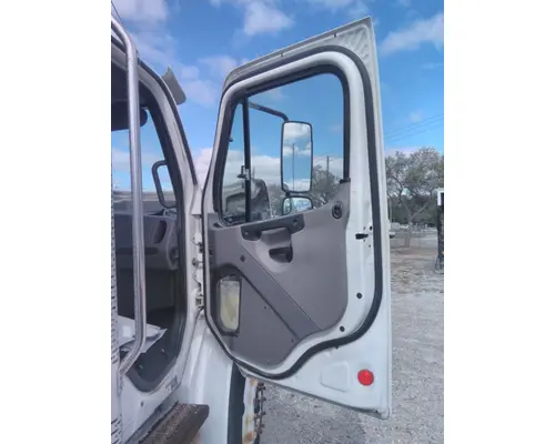 FREIGHTLINER M2 106 2002-2014 DOOR ASSEMBLY, FRONT