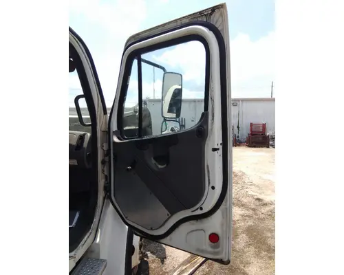 FREIGHTLINER M2 106 2002-2014 DOOR ASSEMBLY, FRONT