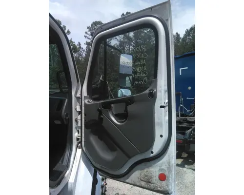 FREIGHTLINER M2 106 2002-2014 DOOR ASSEMBLY, FRONT