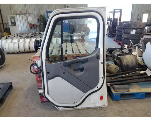 FREIGHTLINER M2 106 2002-2014 DOOR ASSEMBLY, FRONT