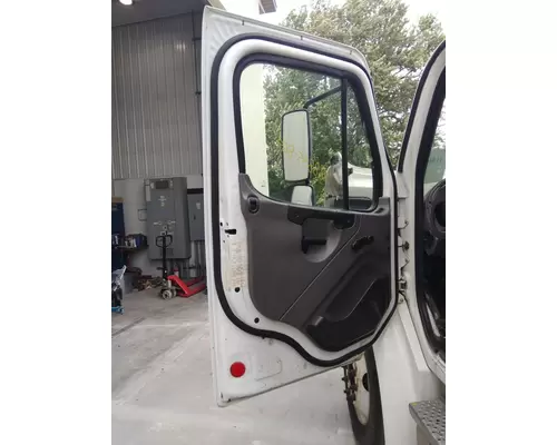 FREIGHTLINER M2 106 2002-2014 DOOR ASSEMBLY, FRONT