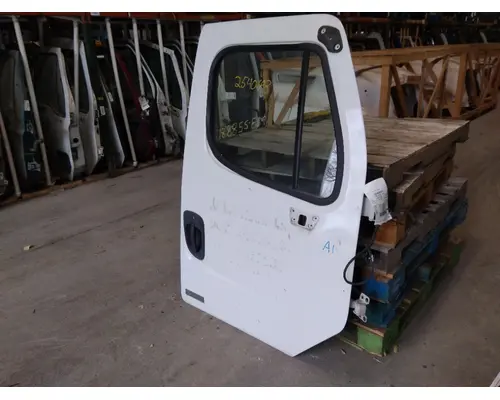 FREIGHTLINER M2 106 2002-2014 DOOR ASSEMBLY, FRONT