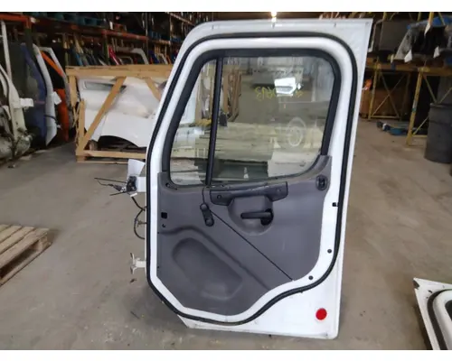 FREIGHTLINER M2 106 2002-2014 DOOR ASSEMBLY, FRONT