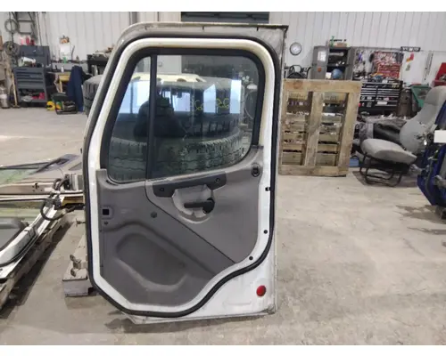 FREIGHTLINER M2 106 2002-2014 DOOR ASSEMBLY, FRONT