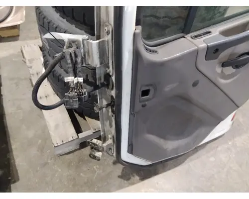 FREIGHTLINER M2 106 2002-2014 DOOR ASSEMBLY, FRONT