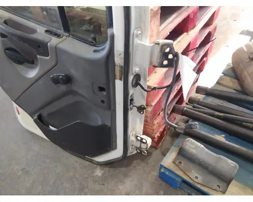 FREIGHTLINER M2 106 2002-2014 DOOR ASSEMBLY, FRONT