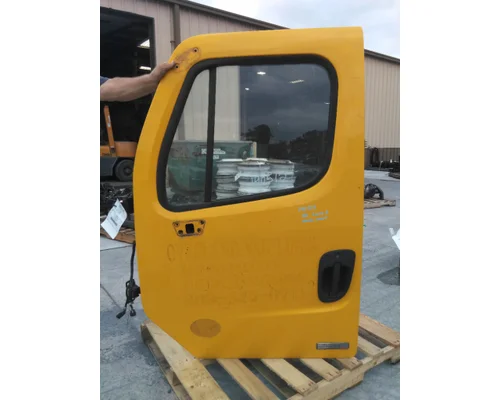 FREIGHTLINER M2 106 2002-2014 DOOR ASSEMBLY, FRONT