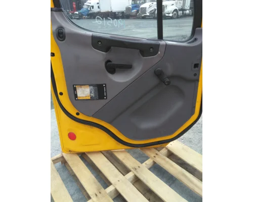 FREIGHTLINER M2 106 2002-2014 DOOR ASSEMBLY, FRONT
