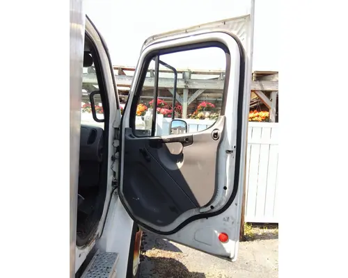 FREIGHTLINER M2 106 2002-2014 DOOR ASSEMBLY, FRONT
