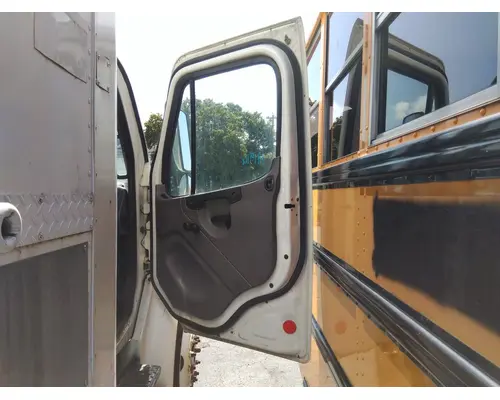 FREIGHTLINER M2 106 2002-2014 DOOR ASSEMBLY, FRONT